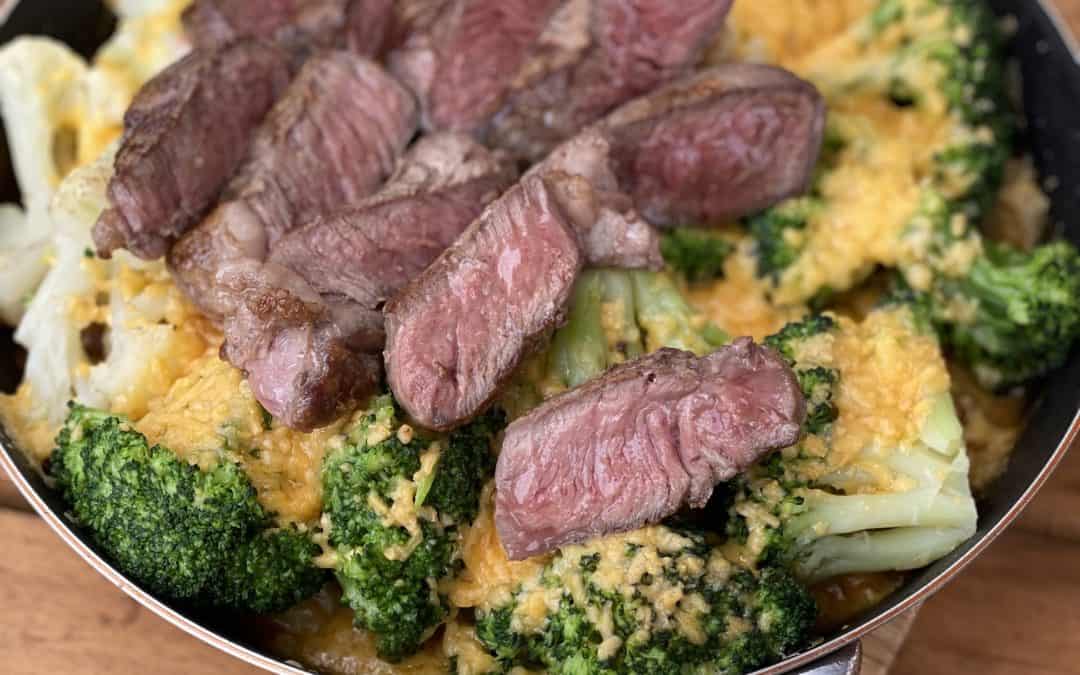 Steakpfanne mit Brokkoli, Maultaschen und Cheddar Käse